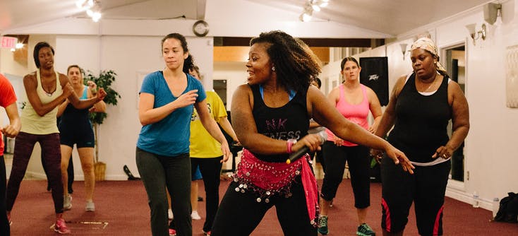 nijya saffo teaching a dance class