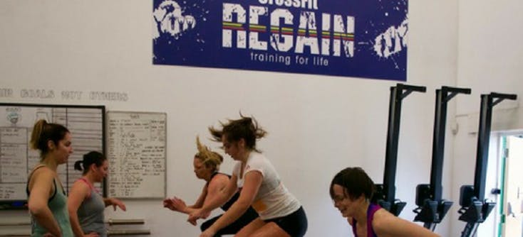 image of CrossFit Regain (Eleos) class in a CrossFit box